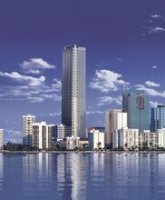 Building Photo - 1425 Brickell Ave