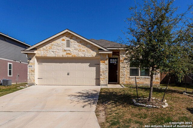 Building Photo - 8010 Lovela Bend