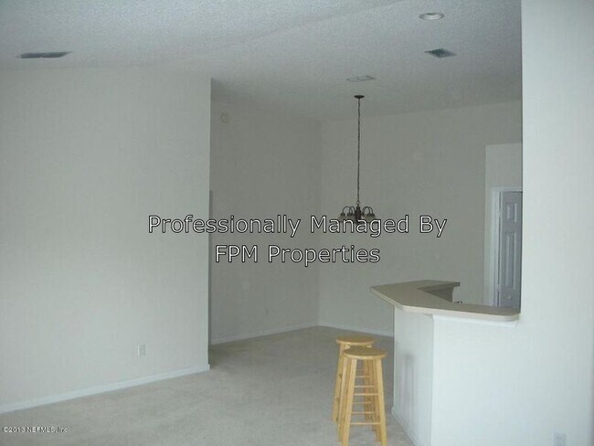 Building Photo - 25 Jardin De Mer Pl