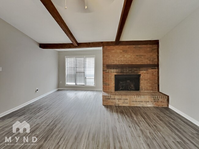 Building Photo - 5867 Willow Springs Dr