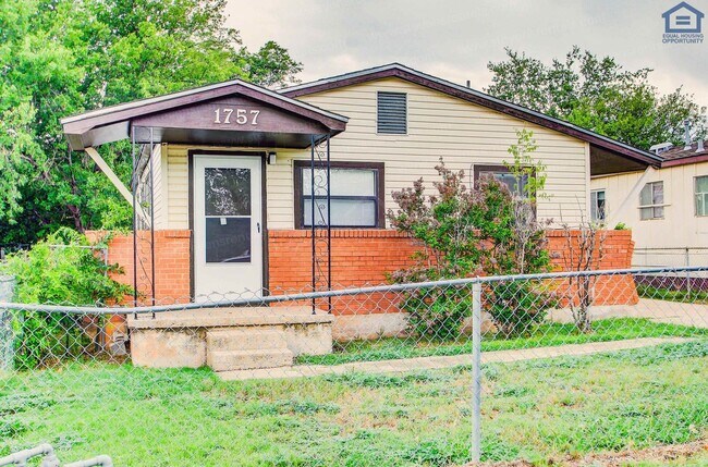 Foto del edificio - 1757 SW 13th St