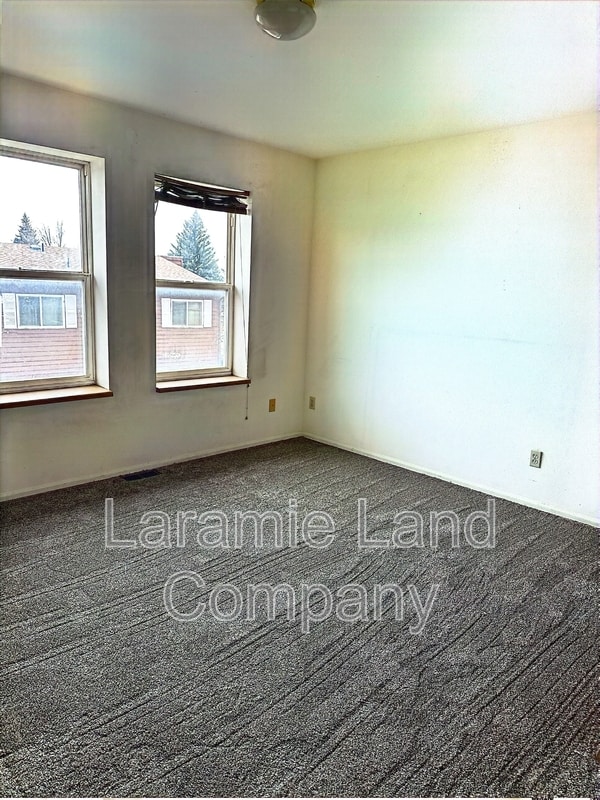 Building Photo - 1675 N 6th St