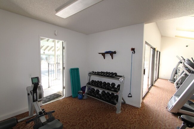 Building Photo - Upstairs 2-Bedroom Condo in South Redlands!