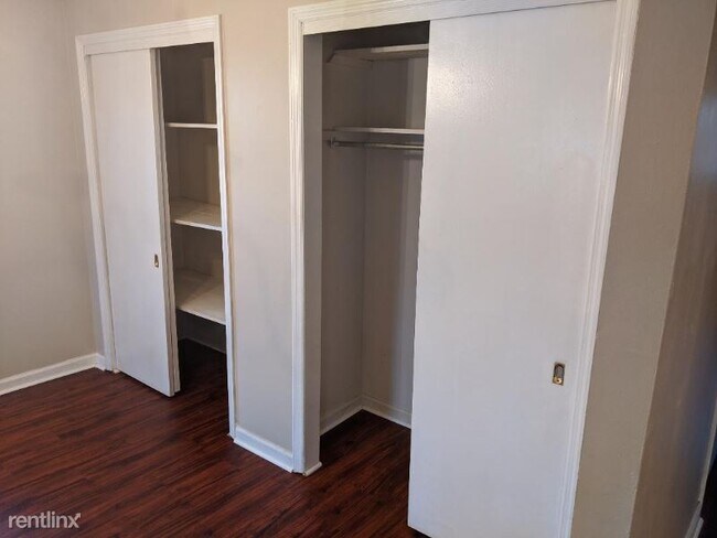Foto del edificio - 429 Whispering Hills Dr