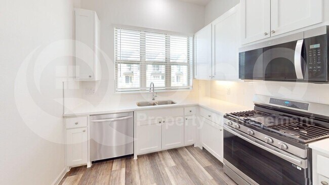 Foto del edificio - 285 Buck Ridge Dr