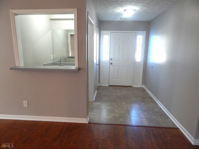 Building Photo - 2750 Waterford Park Dr