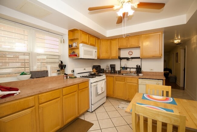 Foto del edificio - 1317 N Maplewood Ave