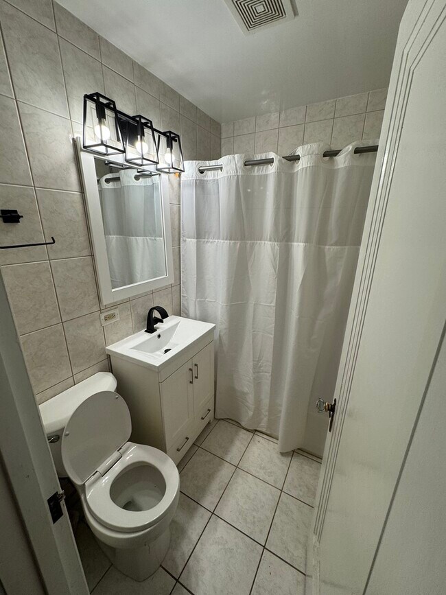 Foto del edificio - 1526 Elgin Ave