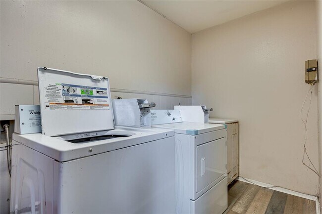 Foto del edificio - 2210 Pearl St