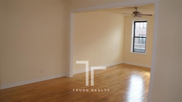 Foto principal - 2645 N Milwaukee Ave