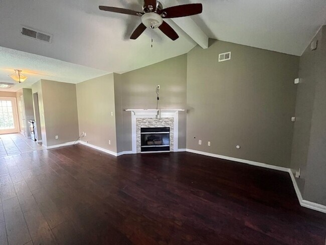 Foto del edificio - Renovated 3 Bedroom 2 Bath Home for Rent!!