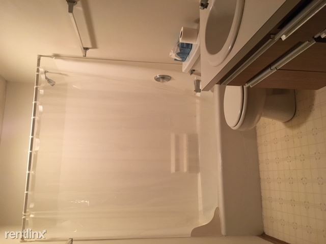Building Photo - 2 br, 1 bath  - 222 E Walnut St