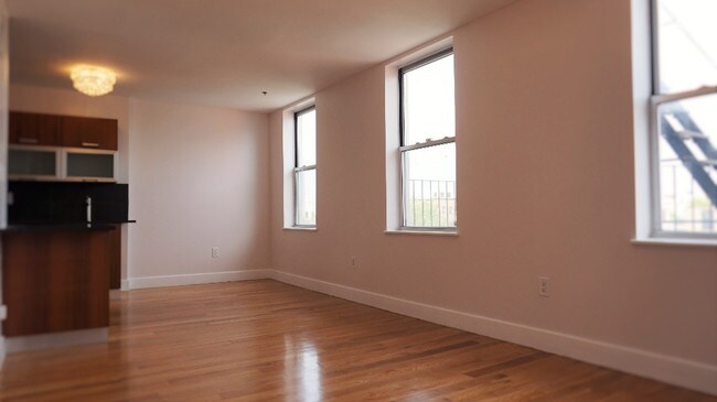 Building Photo - 286 Union Ave