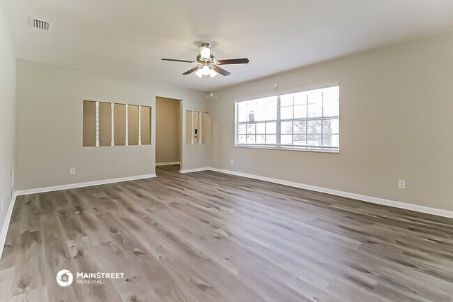 Building Photo - 590 Vincent Dr