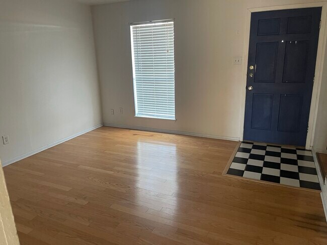 Foto del edificio - 231 W Ailsie Ave