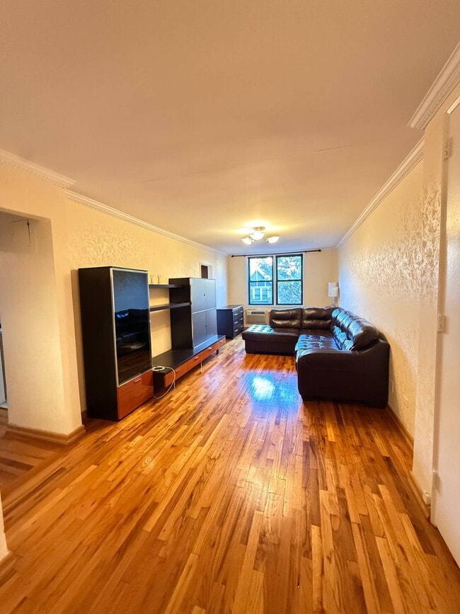 Foto del edificio - 1580 E 18th St