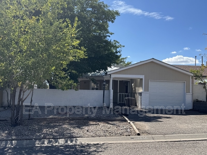 Primary Photo - 4830 Aquamarine Dr NE