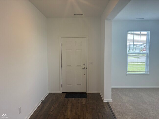 Foto del edificio - 354 N Grand Oak Dr