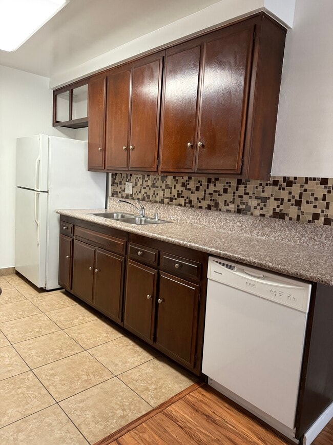 Building Photo - 3675 Monon St