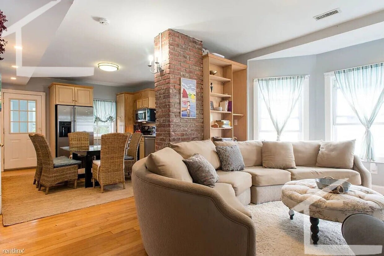 BROKER FEE PAID BY OWNER!!! Five bed Three Bath in lower Allston..... - BROKER FEE PAID BY OWNER!!! Five bed Three Bath in lower Allston.....