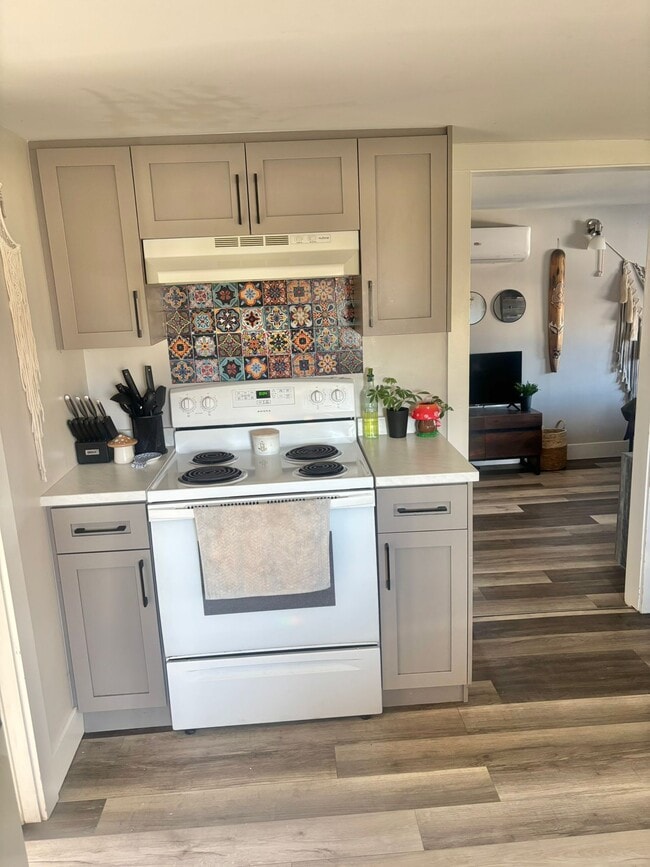 Building Photo - 148 Clark St