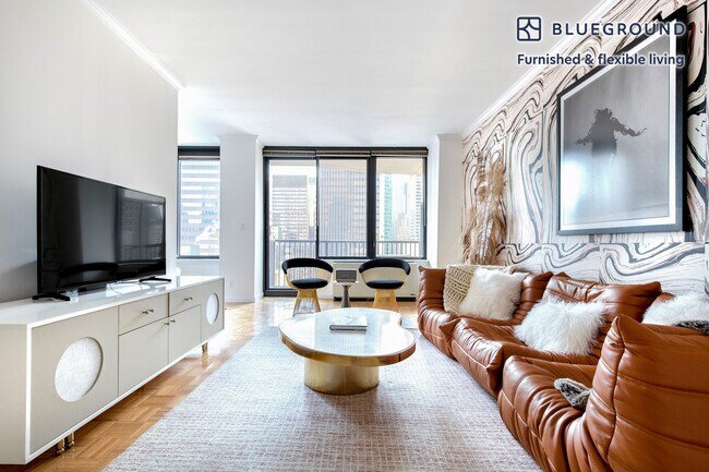 Building Photo - 150 E 57th St