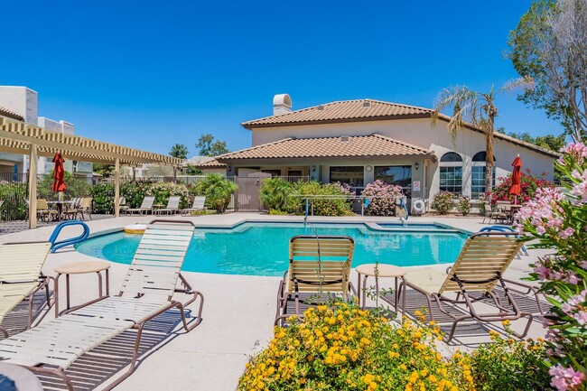 Building Photo - Chandler's Best-Kept Secret: Spacious Cond...