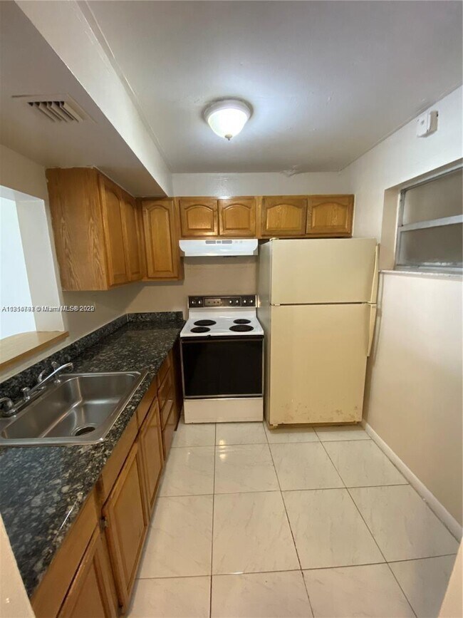 Foto del edificio - 3610 NW 21st St