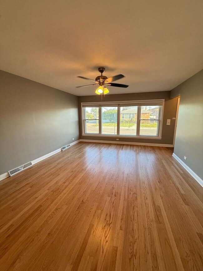 Foto del edificio - 8500 W Carmen Ave