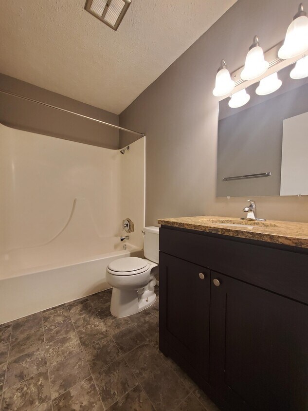 Building Photo - 2110 J St