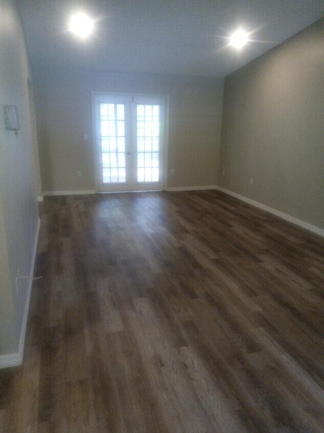 Foto del edificio - 1301 Crossbow Ln