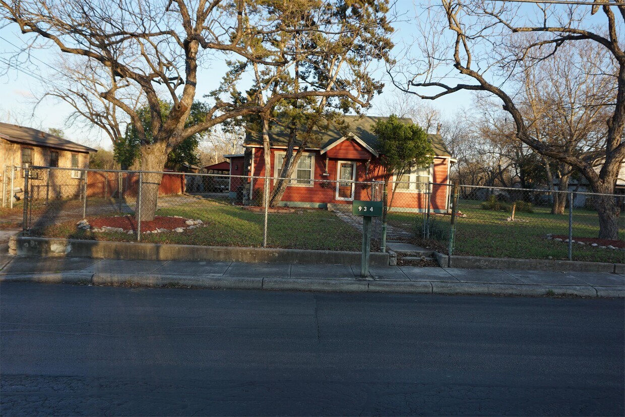 Primary Photo - 934 SW 38th St