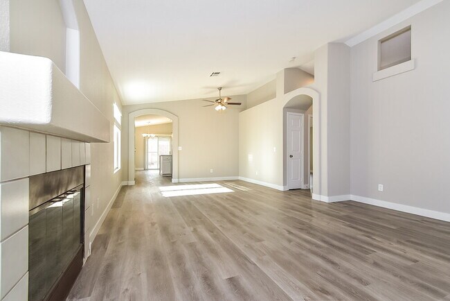 Building Photo - 7017 Desert Clover Ct