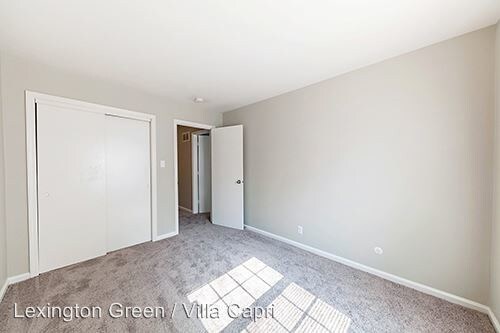 Building Photo - 2525 Parkwood Dr
