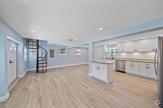 Building Photo - 5900 Driftwood Ave