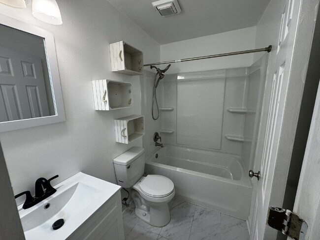 Foto del edificio - Home for Rent