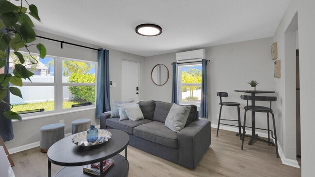 Foto del edificio - 717 SW 2nd Ct