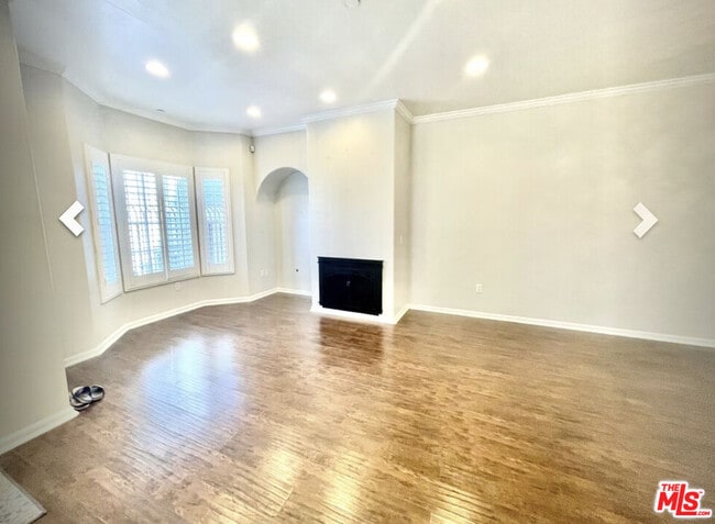 Building Photo - 909 S Gramercy Pl