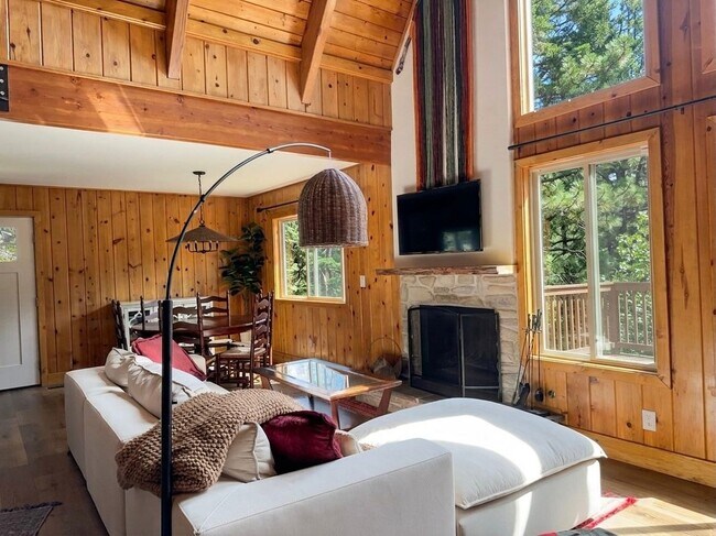 Foto del edificio - 22374 Glenwood Dr