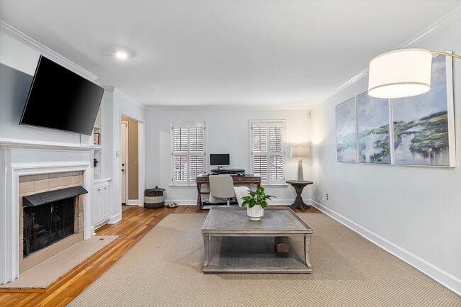 Building Photo - 104 Terrace Dr NE