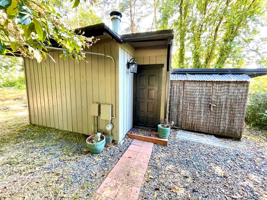 11992 Valley Rd, Sebastopol, CA 95472 House Rental in