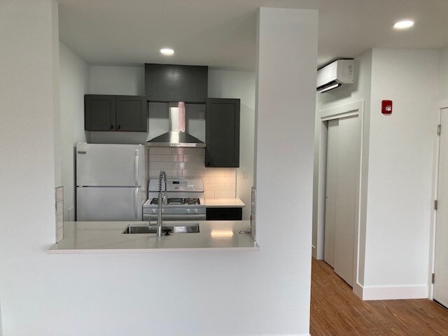 Building Photo - 1230 N 50th St