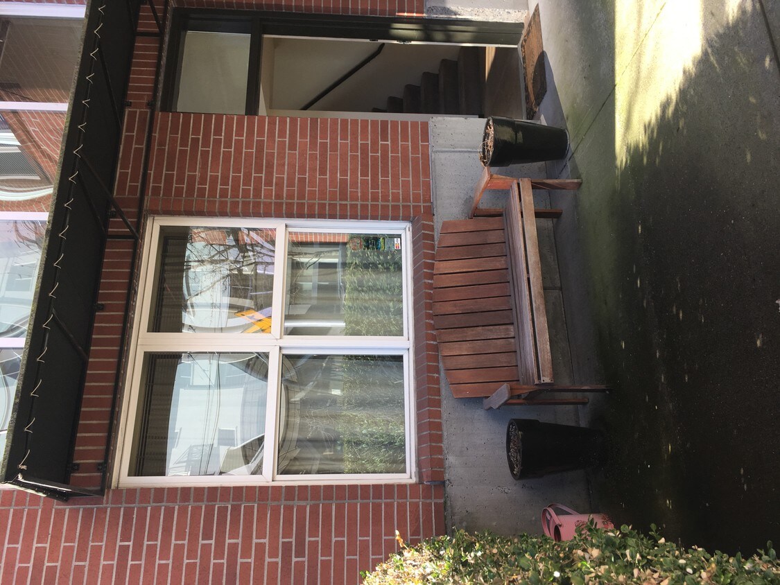 Small courtyard shared by neighbors. - 1009 NW Hoyt St