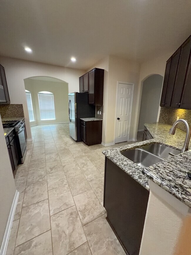 Foto del edificio - 15018 Signal Ridge Way