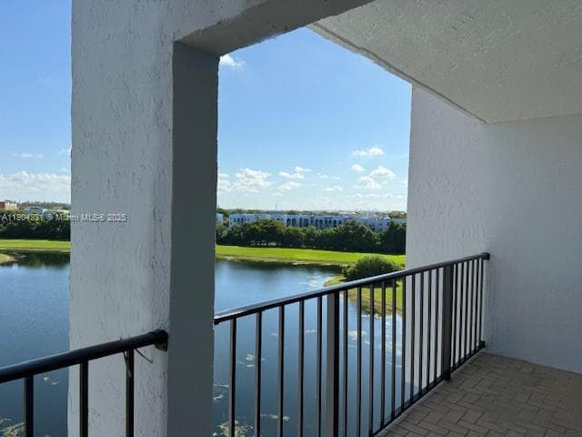 Primary Photo - 9688 Fontainebleau Blvd