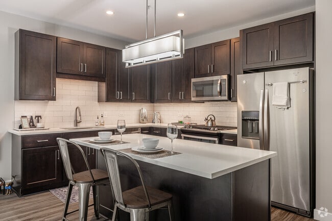 1 habitación, 1 baño - 809 pies cuadrados - Cocina - Uptown La Grange