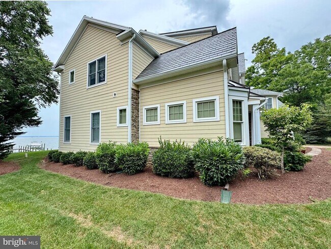 Foto del edificio - 11660 Bachelors Hope Ct