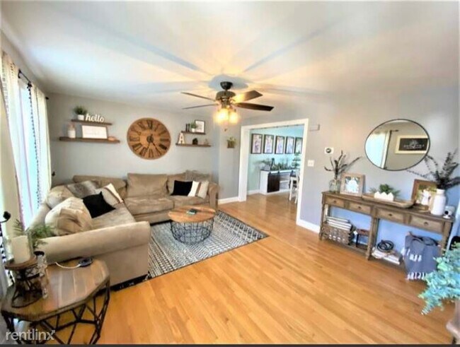 Building Photo - 3 br, 3 bath Townhome - 7 Atherton Ave # 5