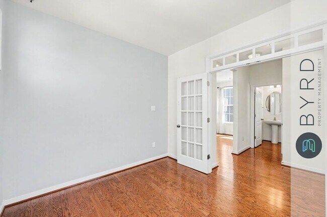 Building Photo - 16921 Thornapple Run