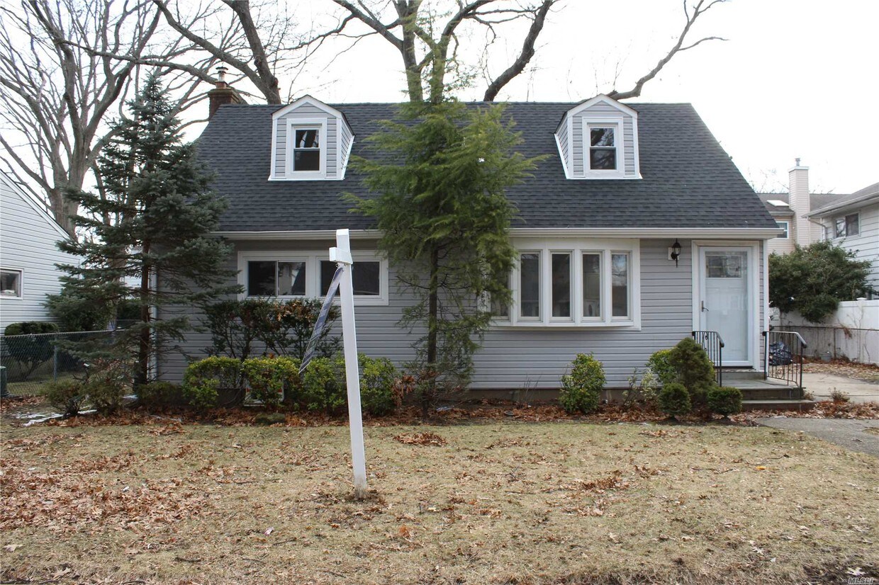 Foto principal - 1205 Langdon Blvd
